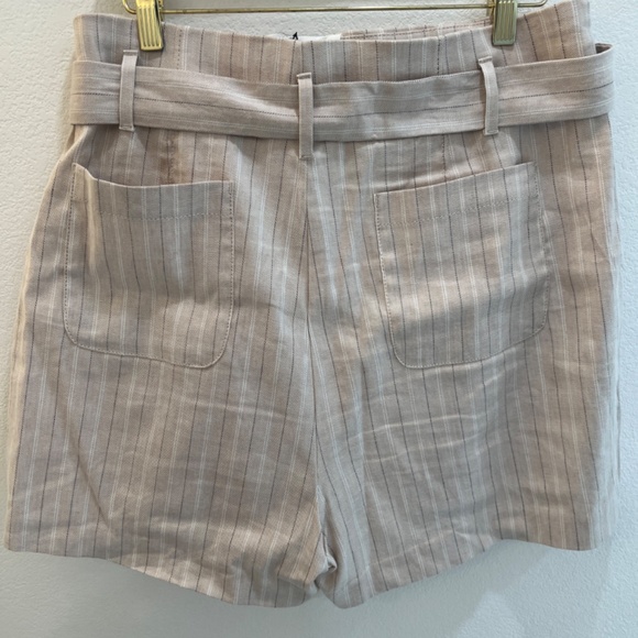 NWT Banana Republic Women's Linen High Rise, Striped, Belted Shorts Size 14 - Picture 2 of 5